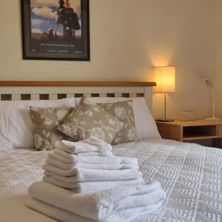 Three Hares Farmhouse, Galway 3* Craughwell