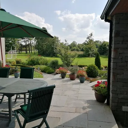 Three Hares Farmhouse, Galway 3*