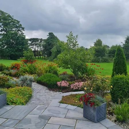 Three Hares Farmhouse, Galway Nocleg ze śniadaniem 3*